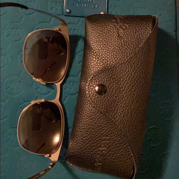 RayBan - Picture 2 of 3